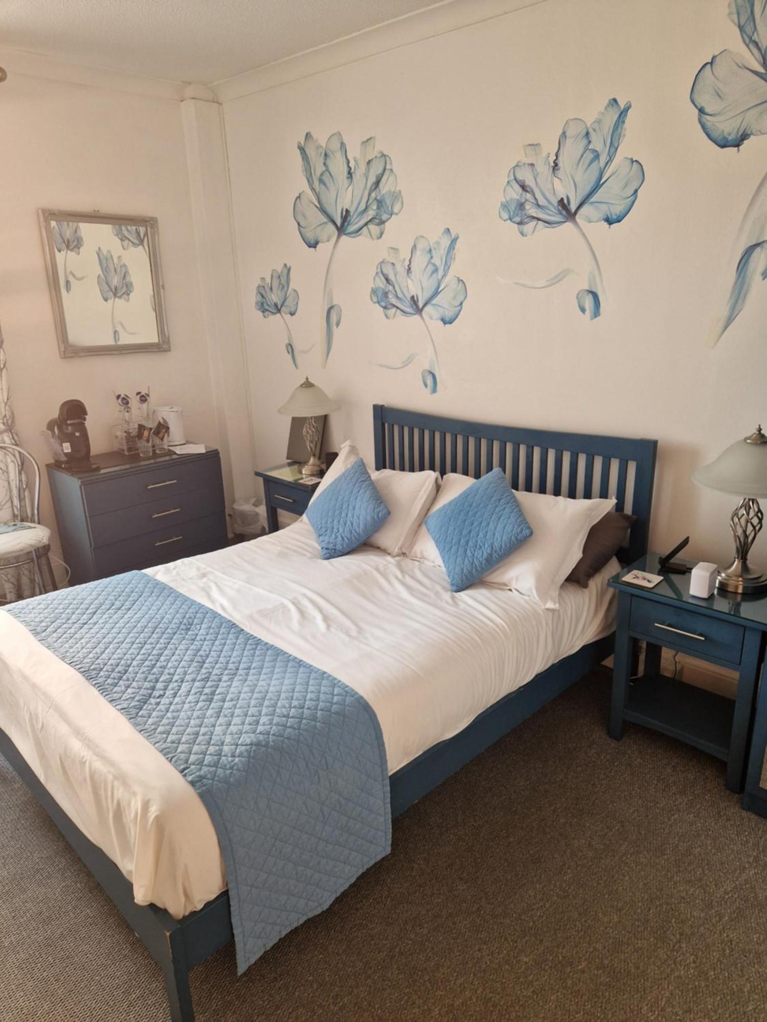 Ambassador Guest house 4*